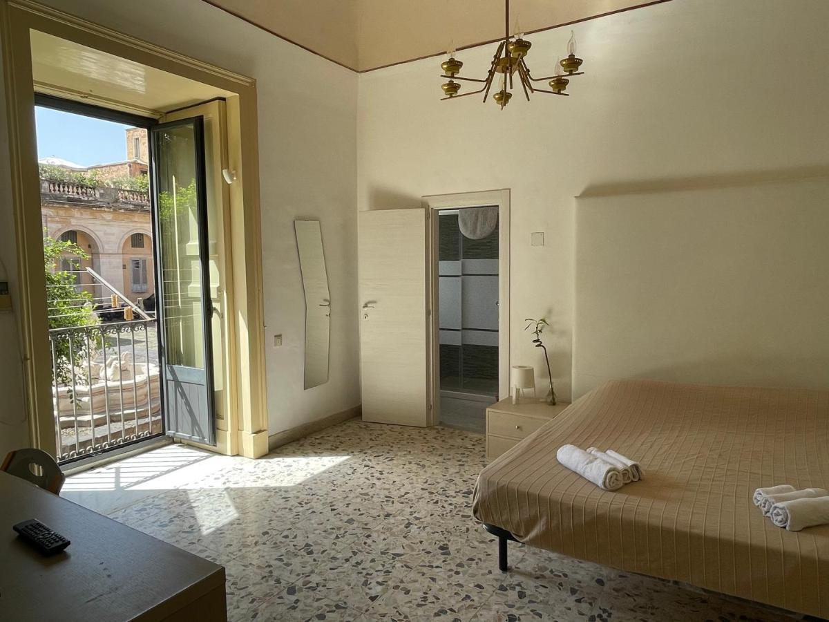 Bed And Books Isabella Bed and Breakfast Catania Exterior foto